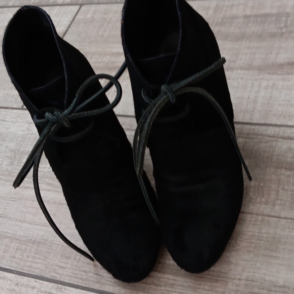 BURBERRY..BENTON WEDGE CALF HAIR BOOTIE..SIZE 36 - Picture 2 of 10